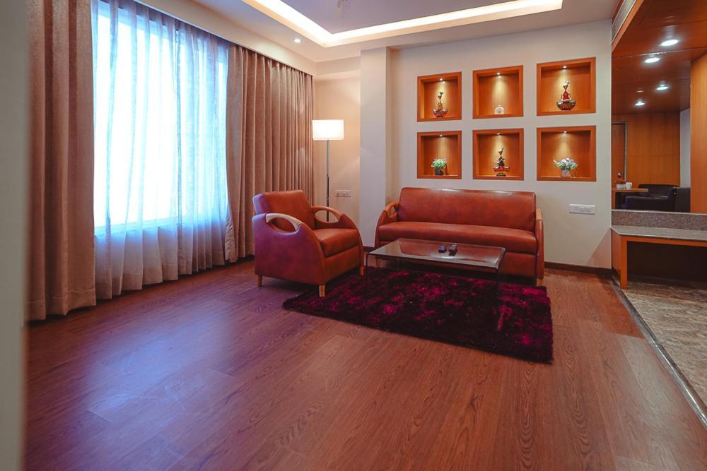 בהוי Ramee The Srinivas Palace מראה חיצוני תמונה