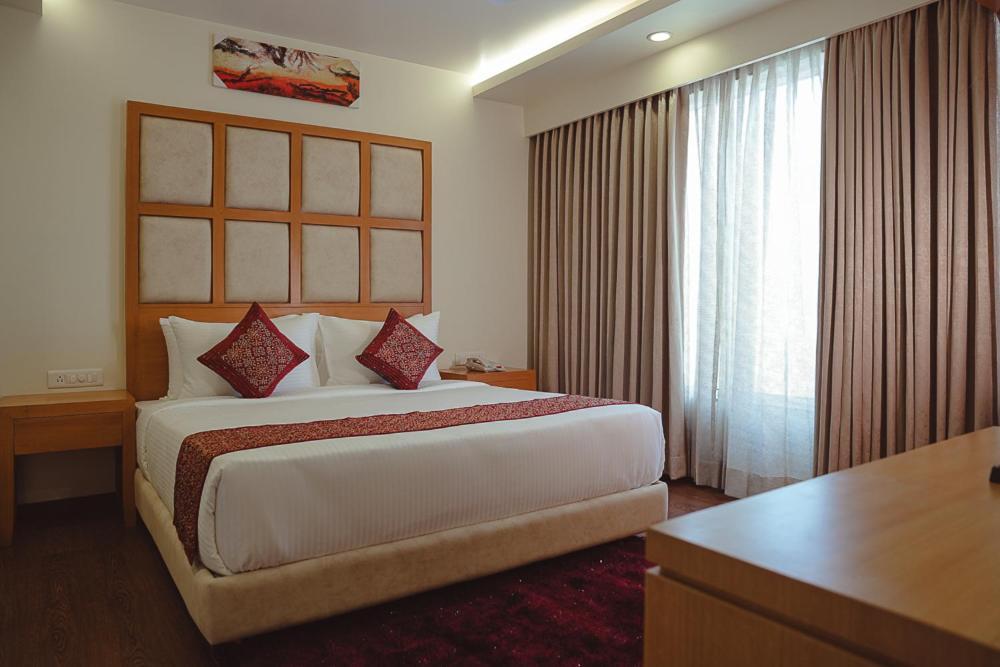 בהוי Ramee The Srinivas Palace מראה חיצוני תמונה